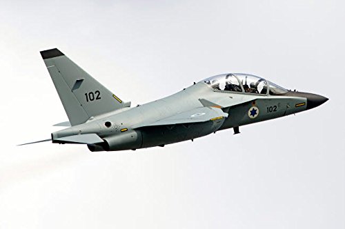 Amazon.com: An Alenia Aermacchi M-346 Master trainer aircraft of